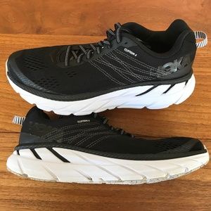 HOKA ONE ONE Black Clifton 6 Women’s Size 7.5